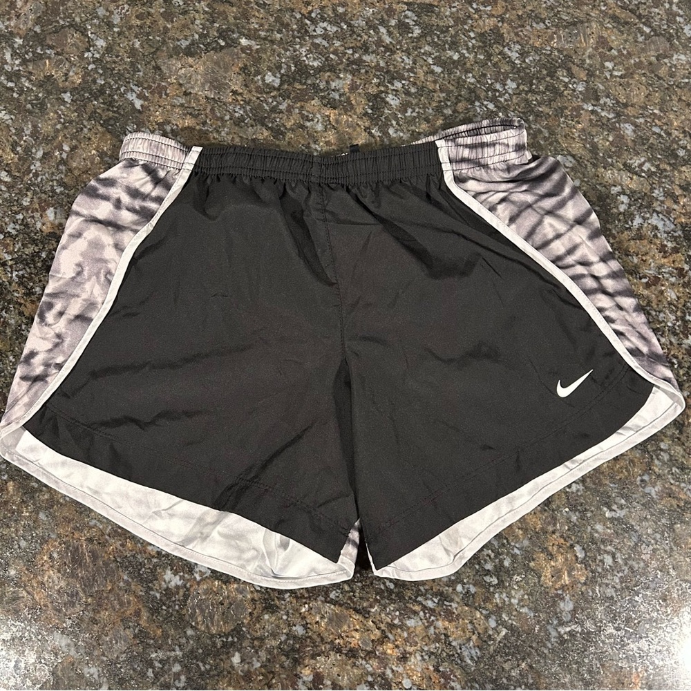 Nike Girls Standard Fit Dry Sprinter Running Shorts Black Gray Size XL